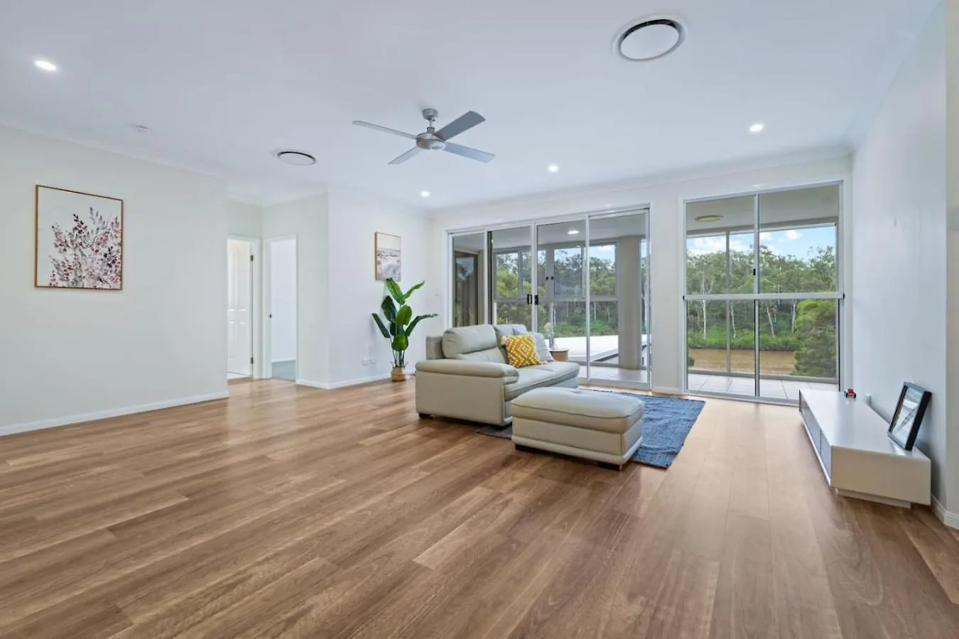Holiday home The Riviera Residence Luxury 5Br Resort With Pool Westlake